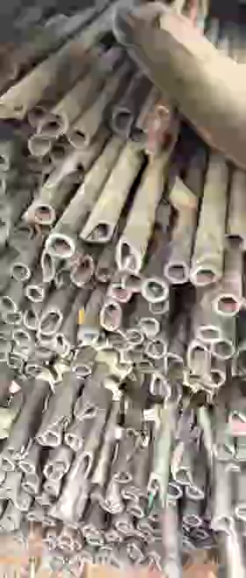 废旧石墨回收厂家，树脂管回收